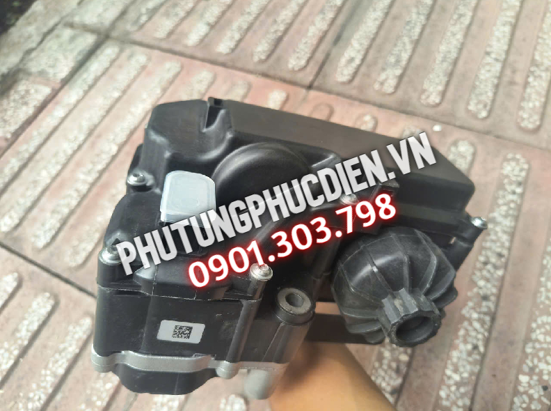 Bơm bình Urea Hino 700 Bơm bình Urea Hino 700