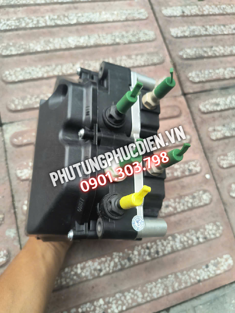Bơm bình Urea Hino 700 Bơm bình Urea Hino 700