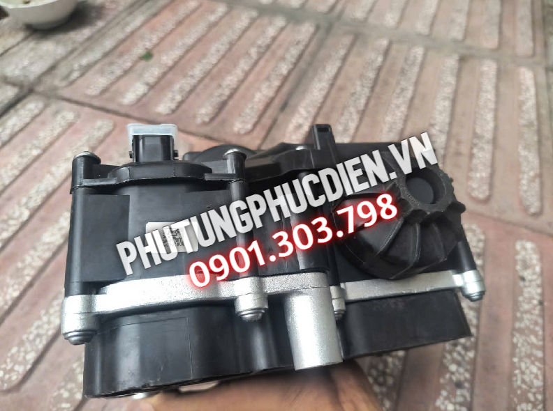 Bơm bình Urea Hino 700 Bơm bình Urea Hino 700