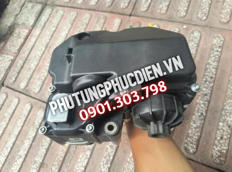 Bơm bình Urea Hino 700 Bơm bình Urea Hino 700