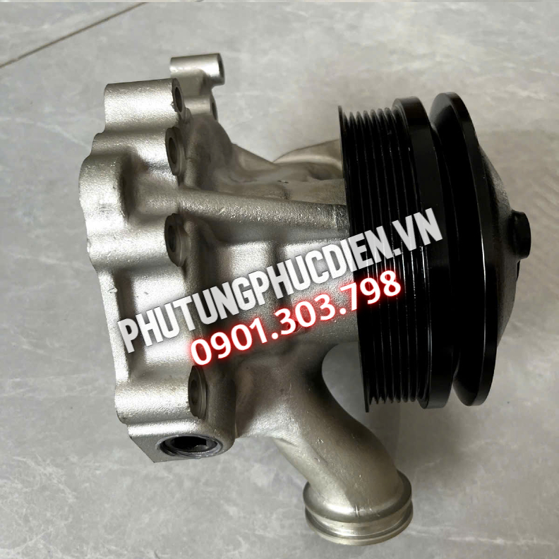 Bơm nước isuzu giga 6uz1 Bơm nước isuzu giga 6uz1