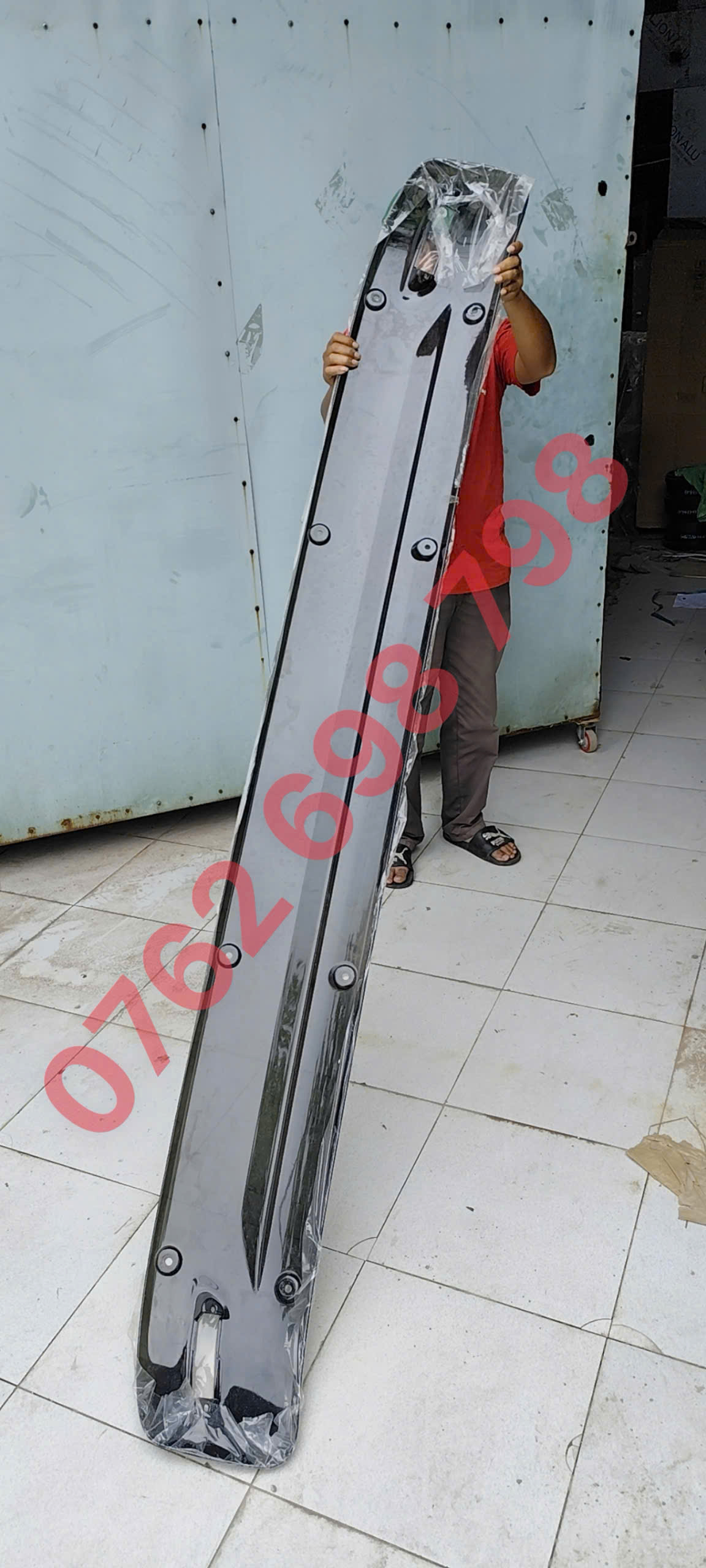 Phụ tùng ISUZU - Che nắng trước cabin ISUZU GIGA đầu kéo Phụ tùng ISUZU - Che nắng trước cabin ISUZU GIGA đầu kéo