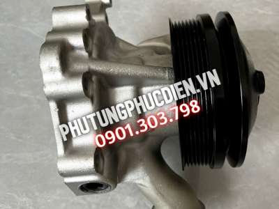 Bơm nước isuzu giga 6uz1