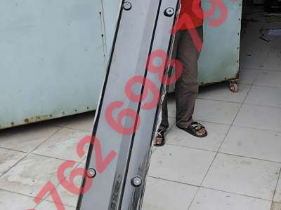 Phụ tùng ISUZU - Che nắng trước cabin ISUZU GIGA đầu kéo