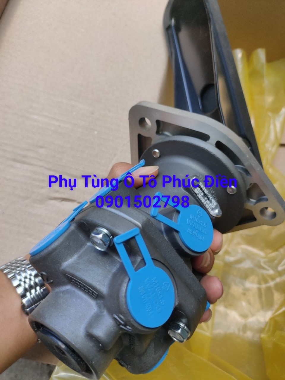 Tổng phanh cóc đạp thắng xe Huyndai 15 tấn HD270 HD320 xe đầu kéo HD700 ga cơ