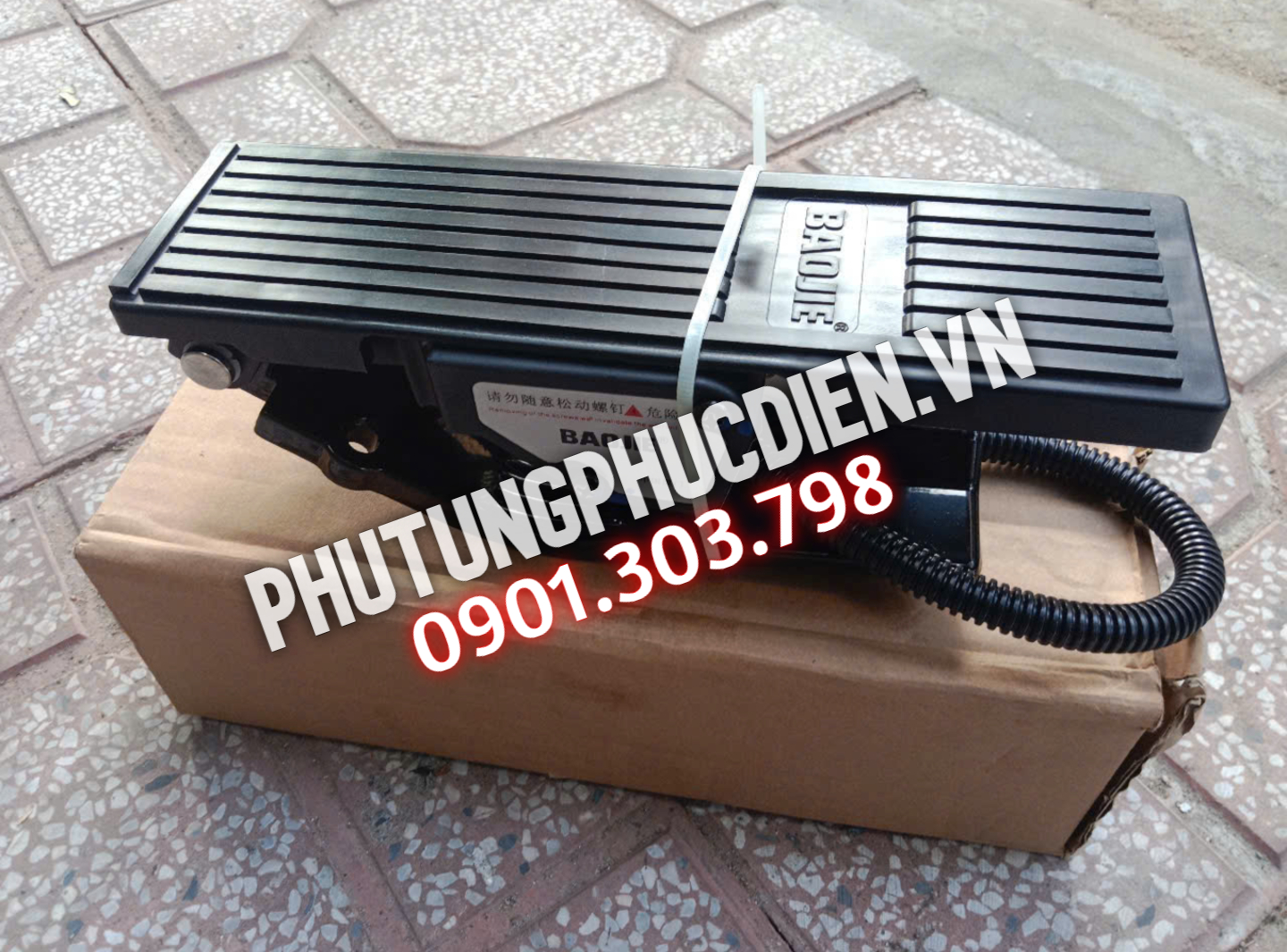 bàn đạp chân ga hino 700 xe bồn