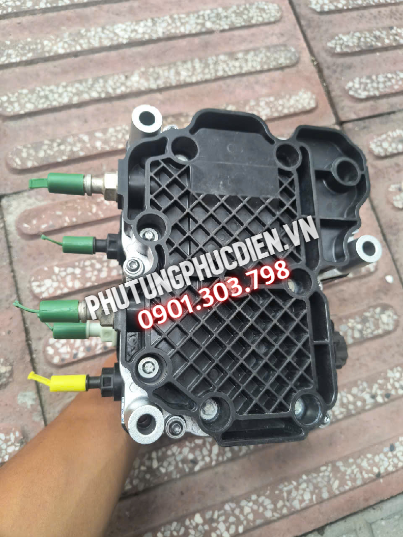 Bơm bình Urea Hino 700