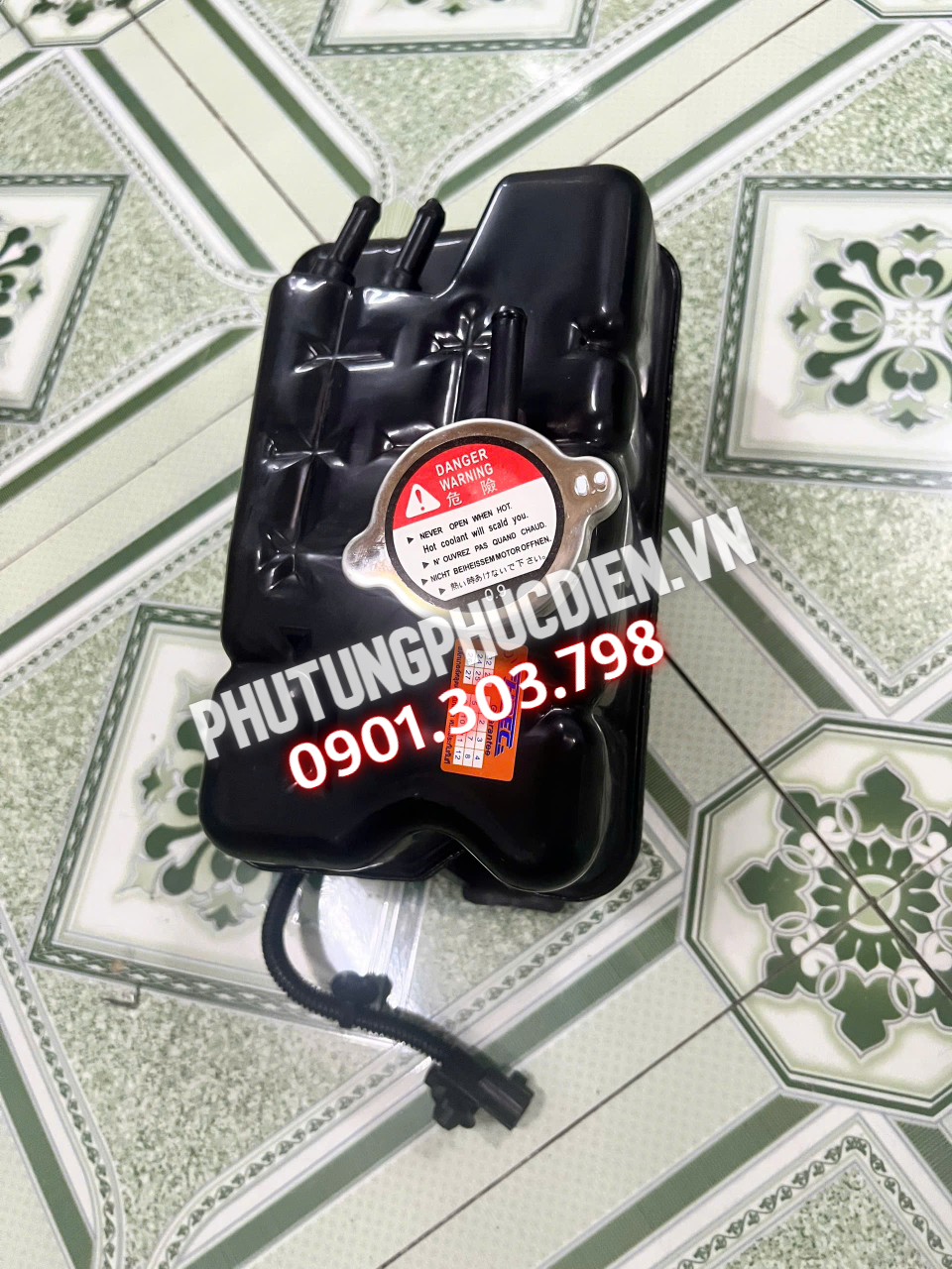 bình nước dự trữ két nước hino 700