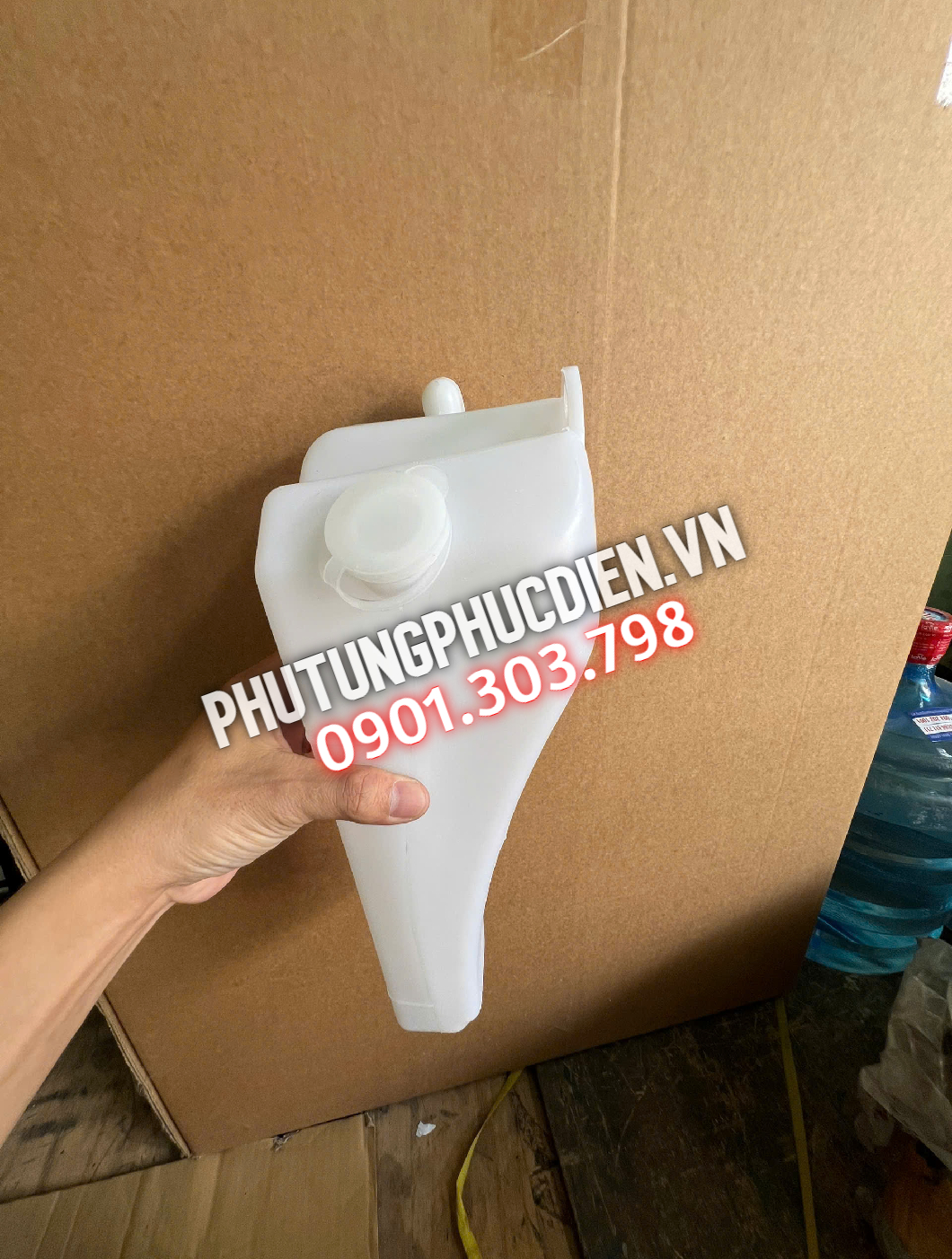 bình nước phụ xe tải hino