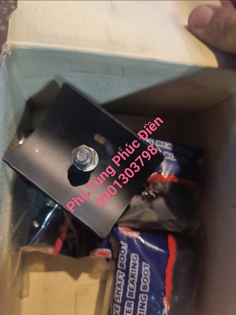 cao su đỡ nhíp sau isuzu 5 tấn NQR giá rẻ